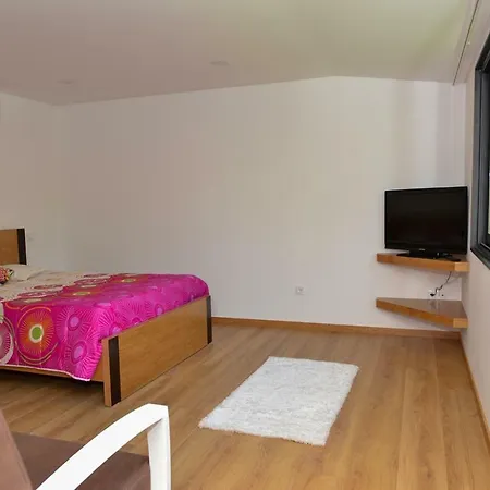 Casa Encosta Do Rio-ferias No Geres Vieira do Minho