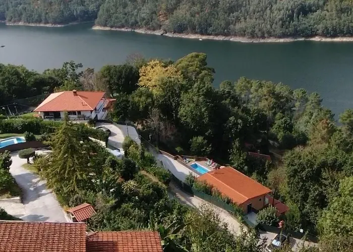 Casa Encosta Do Rio-ferias No Geres * 비에이라도미노