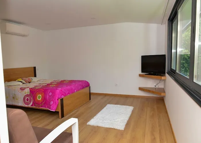 Casa Encosta Do Rio-ferias No Geres 비에이라도미노